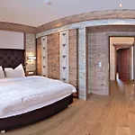 Alpenchalet Bruecke Chalet