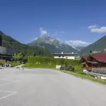 Alpenchalet Bruecke *