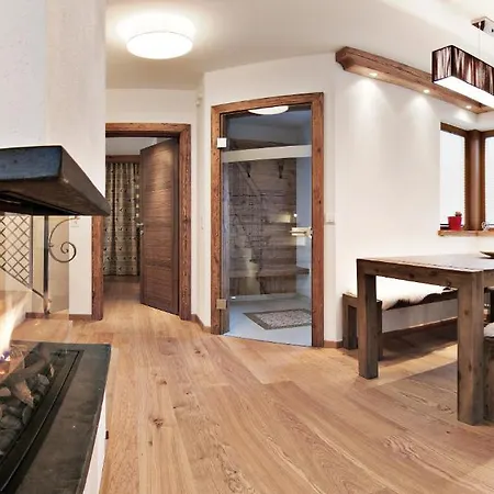 Alpenchalet Bruecke Dağ evi Mayrhofen