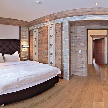 Alpenchalet Bruecke Chalet